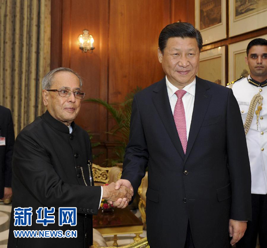9月18日，國(guó)家主席習(xí)近平在新德里會(huì)見(jiàn)印度總統(tǒng)慕克吉。 新華社記者張鐸 攝 