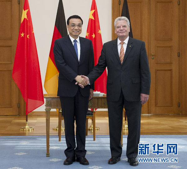 10月10日，國務(wù)院總理李克強在柏林會見德國總統(tǒng)高克。 新華社記者王曄 攝 