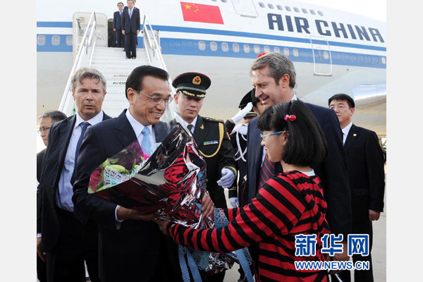 10月14日，國務院總理李克強乘專機抵達羅馬，開始對意大利進行正式訪問。新華社記者 饒愛民 攝