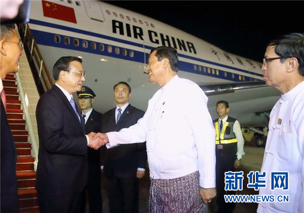 這是緬甸政府高級官員到機(jī)場迎接李克強(qiáng)總理。新華社記者 鞠鵬 攝 