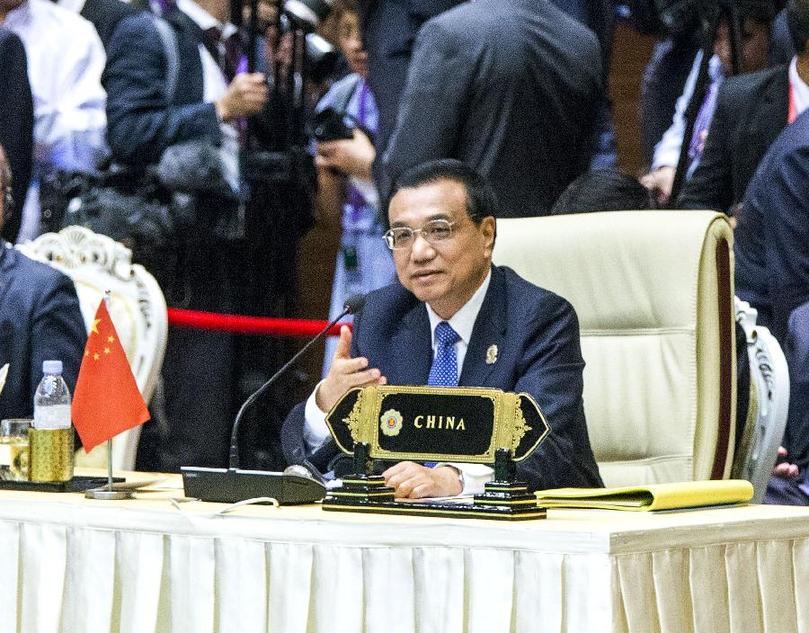 11月13日，中國國務(wù)院總理李克強(qiáng)在緬甸內(nèi)比都出席第九屆東亞峰會。 新華社記者 鞠鵬 攝 