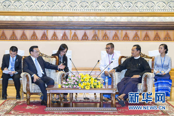 11月14日，中國國務(wù)院總理李克強在內(nèi)比都會見緬甸聯(lián)邦議會議長兼人民院議長吳瑞曼。新華社記者 王曄 攝