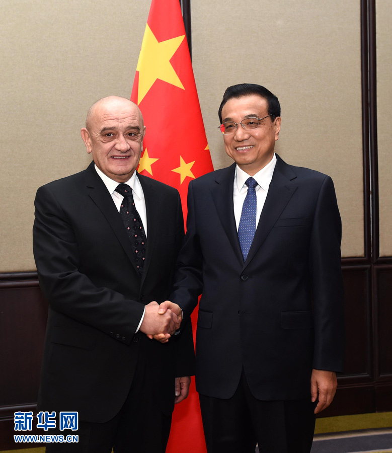 12月16日，中國國務(wù)院總理李克強(qiáng)在貝爾格萊德會(huì)見波黑部長會(huì)議主席貝萬達(dá)。 新華社記者 饒愛民 攝 