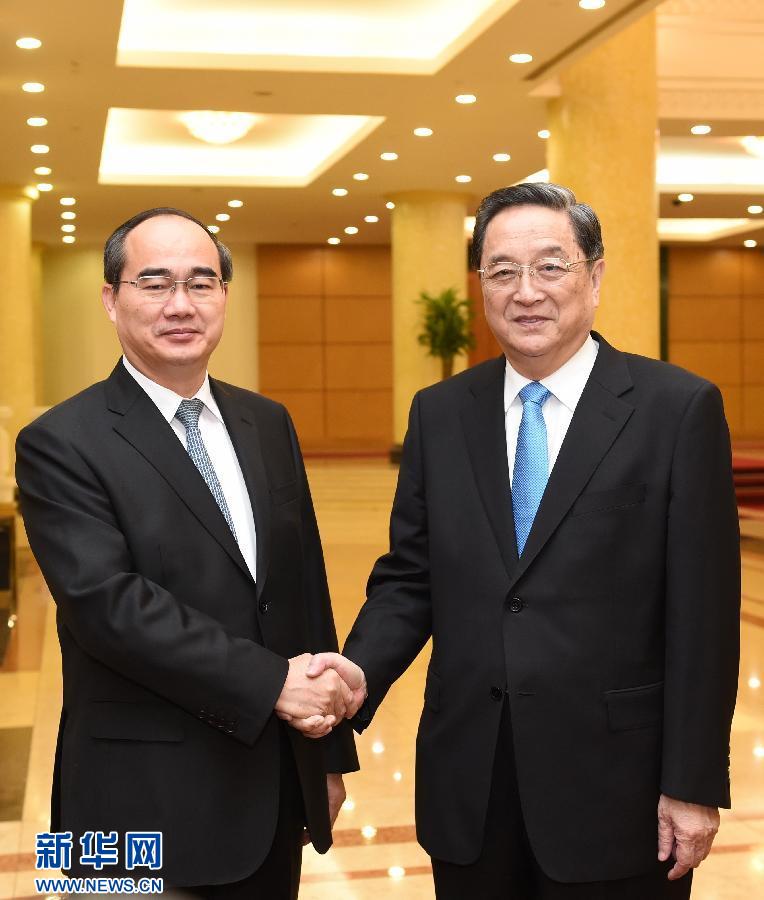 12月25日至27日，中共中央政治局常委、全國政協(xié)主席俞正聲對越南進行正式訪問。這是12月26日，俞正聲在河內(nèi)與越南祖國陣線主席阮善仁舉行會談。 新華社記者劉建生攝