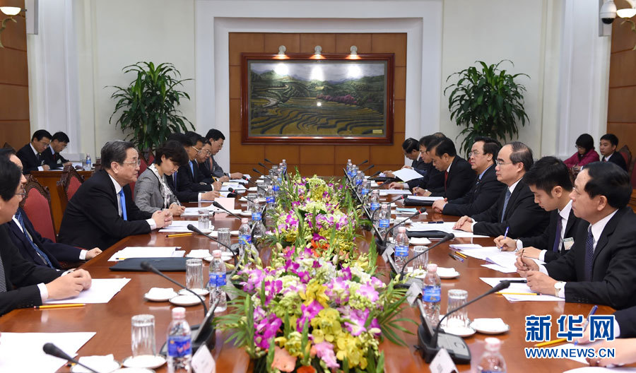 12月25日至27日，中共中央政治局常委、全國政協(xié)主席俞正聲對越南進行正式訪問。這是12月26日，俞正聲在河內(nèi)與越南祖國陣線主席阮善仁舉行會談。 新華社記者馬占成攝