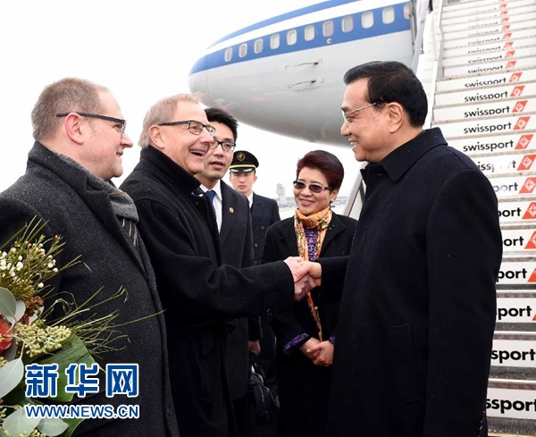1月20日，中國國務院總理李克強抵達瑞士蘇黎世，出席達沃斯世界經(jīng)濟論壇年會并對瑞士進行工作訪問。 新華社記者 饒愛民 攝 