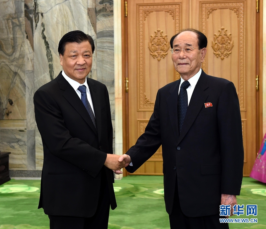 10月10日，正在朝鮮訪問的中共中央政治局常委、中央書記處書記劉云山在平壤會(huì)見朝鮮勞動(dòng)黨中央政治局常委、最高人民會(huì)議常任委員會(huì)委員長金永南。 新華社記者 饒愛民 攝