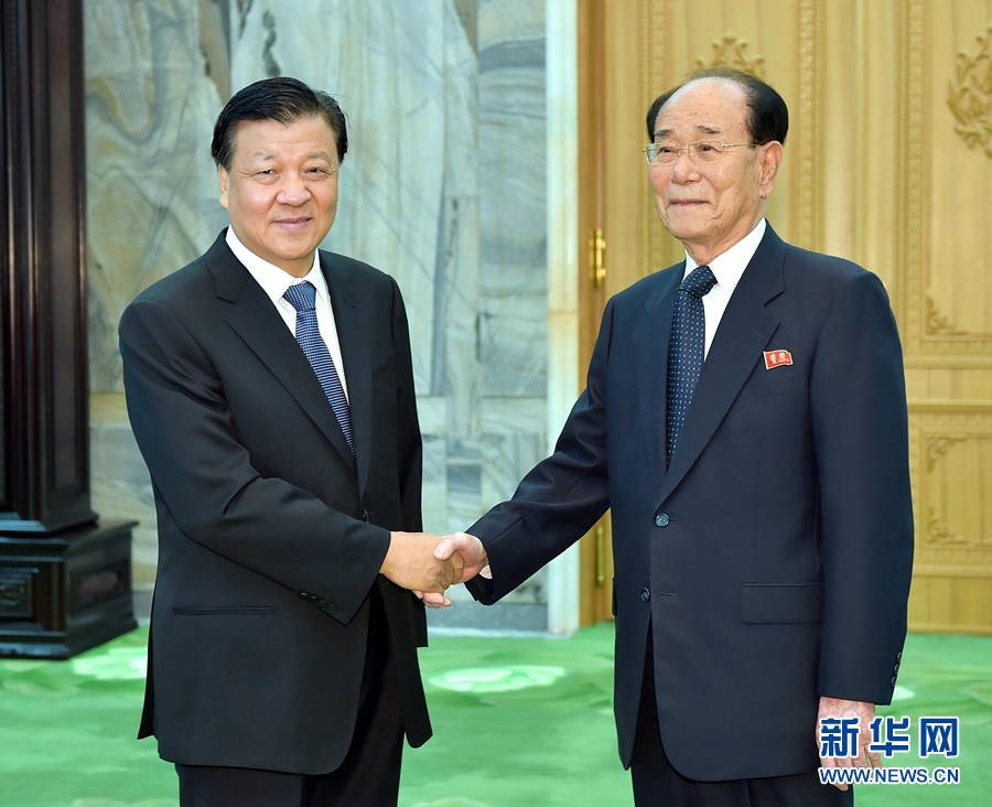 10月10日，正在朝鮮訪問的中共中央政治局常委、中央書記處書記劉云山在平壤會(huì)見朝鮮勞動(dòng)黨中央政治局常委、最高人民會(huì)議常任委員會(huì)委員長金永南。 新華社記者 李濤 攝