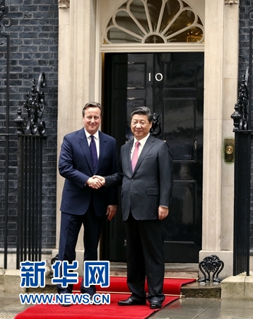 10月21日，國(guó)家主席習(xí)近平在倫敦唐寧街首相府同英國(guó)首相卡梅倫舉行會(huì)談。 新華社記者 鞠鵬 攝 