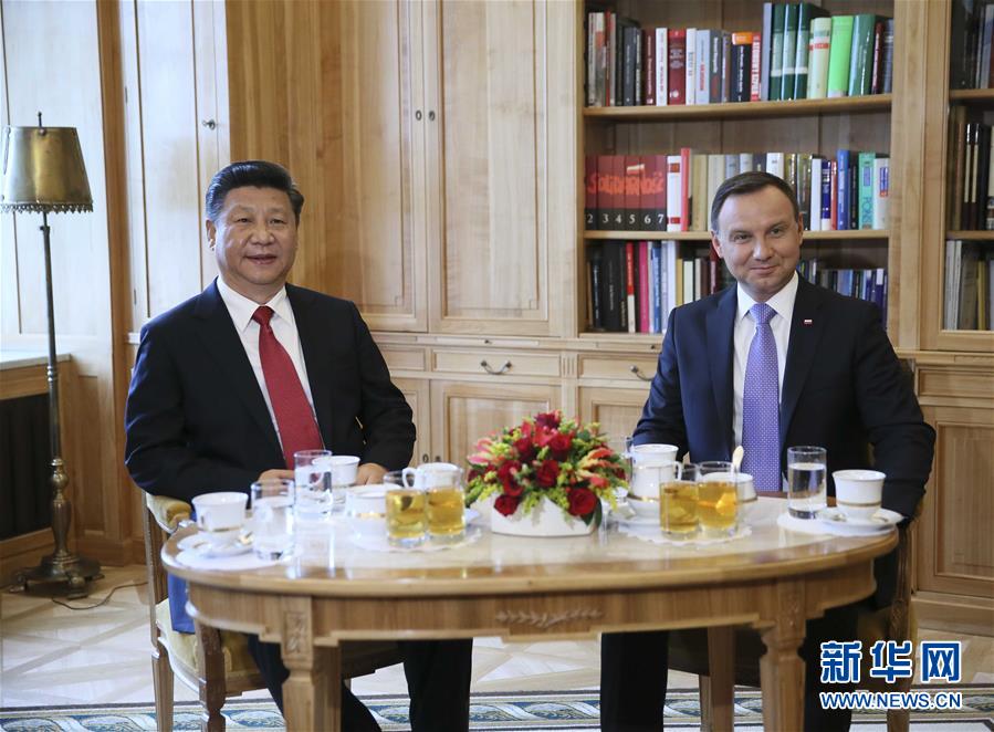 6月20日，國(guó)家主席習(xí)近平在華沙同波蘭總統(tǒng)杜達(dá)舉行會(huì)談。新華社記者蘭紅光攝 
