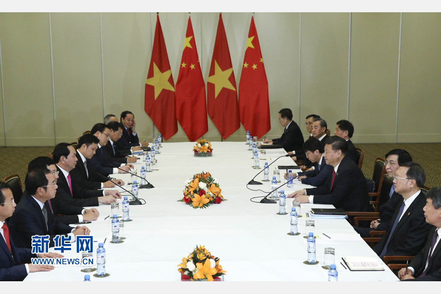 11月19日，國(guó)家主席習(xí)近平在利馬會(huì)見越南國(guó)家主席陳大光。新華社記者 龐興雷 攝 