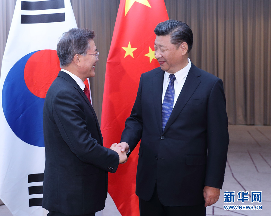 7月6日，國家主席習(xí)近平在柏林會(huì)見韓國總統(tǒng)文在寅。 新華社記者 王曄攝