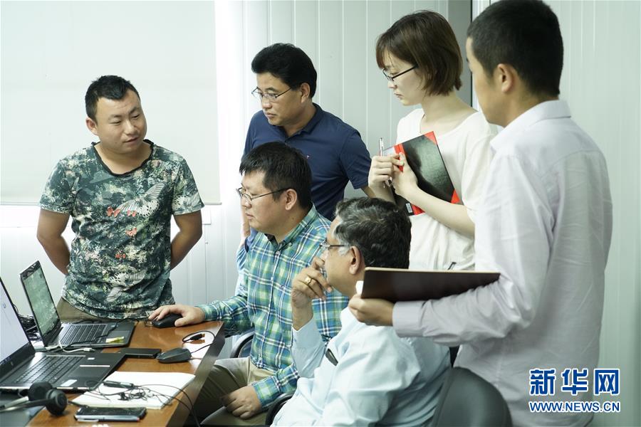 （國際&middot;圖文互動）（1）通訊：春節(jié)，&ldquo;是工期而不是假期&rdquo;&mdash;&mdash;記科倫坡港口城的中國建設(shè)者