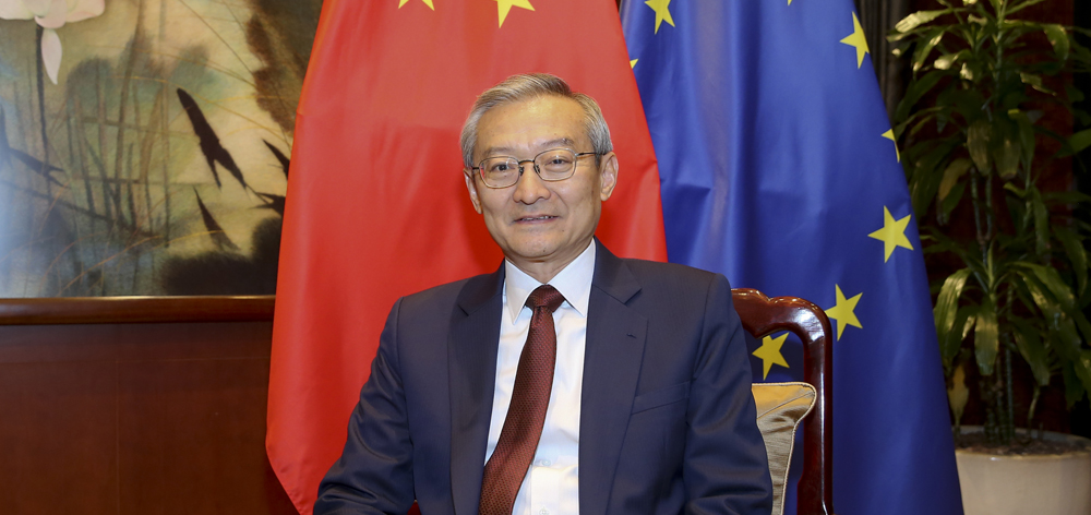 專訪：中歐已形成“你中有我、我中有你”的利益交融格局——訪中國(guó)駐歐盟使團(tuán)團(tuán)長(zhǎng)張明