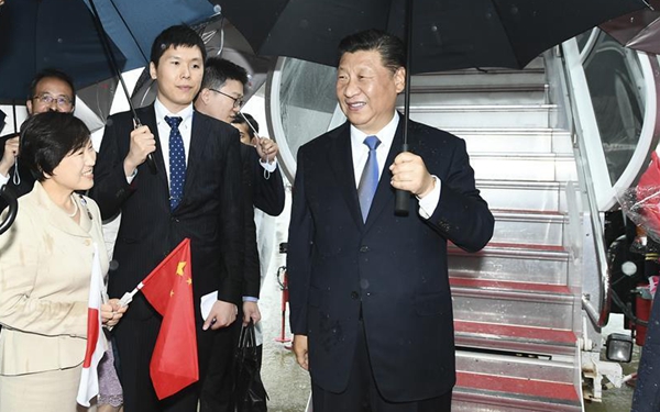 習近平抵達大阪出席G20領(lǐng)導人第十四次峰會