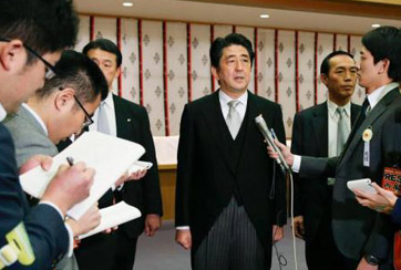 安倍機關算盡又能撈到幾根稻草？